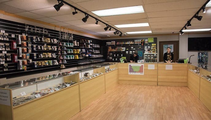 Rainier Cannabis  logo